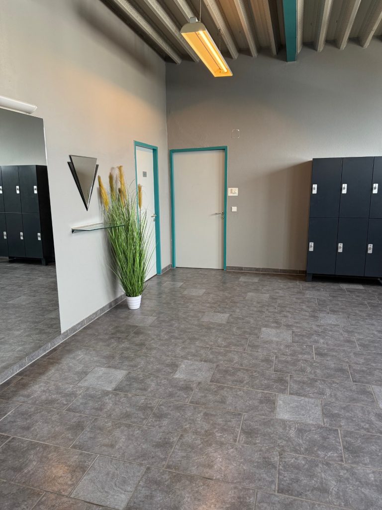 Männer-Umkleideraum (PREMIUM-Bereich)