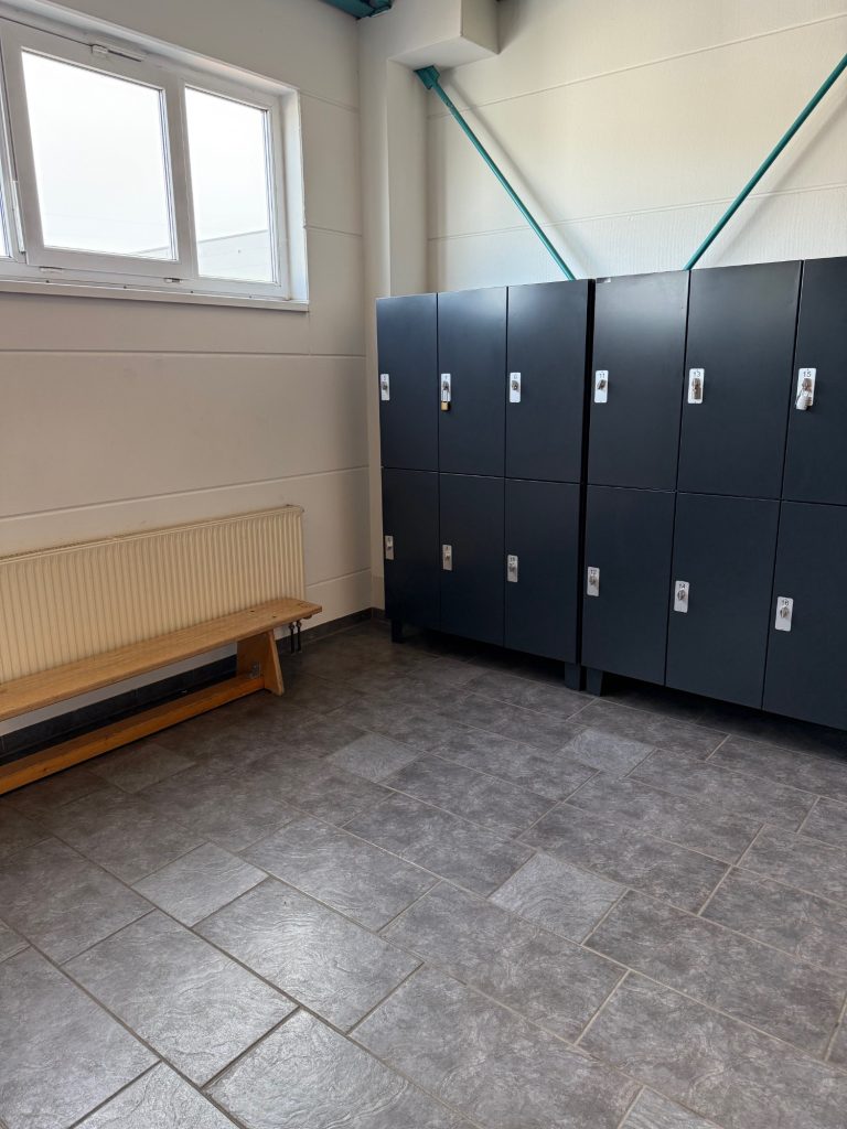 Männer-Umkleidraum (PREMIUM-Bereich)